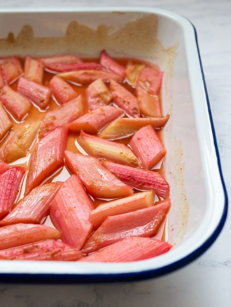 Roasted Rhubarb with Honey & Ginger | Sweet and tangy, this roasted rhubarb is the perfect porridge topping or pie filling. And so simple to make! | elizabethchloe.com | #rhubarbrecipe #howtocookrhubarb #rhubarbcompote #stewedrhubarb Rhubarb Honey Recipes, How To Cook Rhubarb, Magical Kitchen, Rhubarb Rhubarb, Cooking With Honey, Spicy Stew, Roasted Rhubarb, Rhubarb Compote, Rhubarb Jam