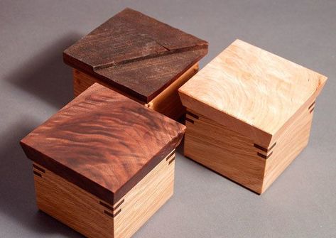 Wood Wallet, Stone City, Wood Company, Wood Turning Lathe, Small Wooden Boxes, Carpentry Projects, Woodworking Box, Shop Class, Wooden Pencil