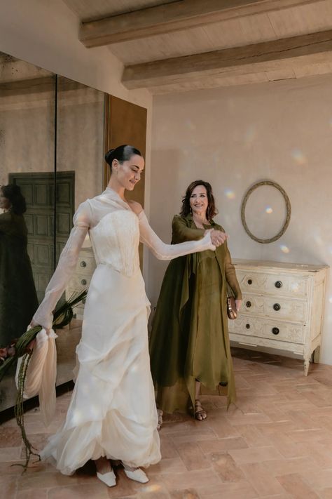 Model Blanca Padilla’s Wedding at a Menorcan Farmhouse Had Guests Dancing Under a Full Moon | Vogue Spanish Wedding Dress, Spanish Bride, Mini Wedding Dresses, Spanish Wedding, Morning Wedding, Menorca, Wedding Mood, Bride Wear, Wedding Dress Inspiration