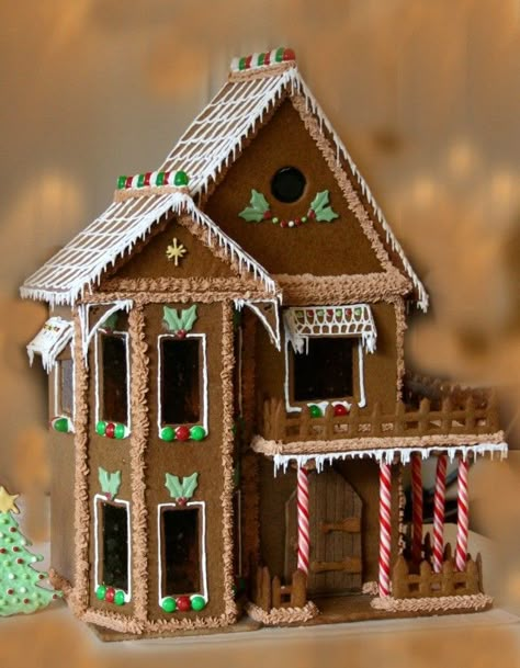 How to make a gingerbread house: Recipe for a firm dough (makes a stronger structure) and royal icing (the glue). Helpful tips for putting it all together. Gingerbread House Template Printable, Gingerbread House Icing, Gingerbread Competition, Homemade Gingerbread House, Gingerbread House Patterns, Gingerbread House Recipe, Cool Gingerbread Houses, Gingerbread House Template, Gingerbread House Party