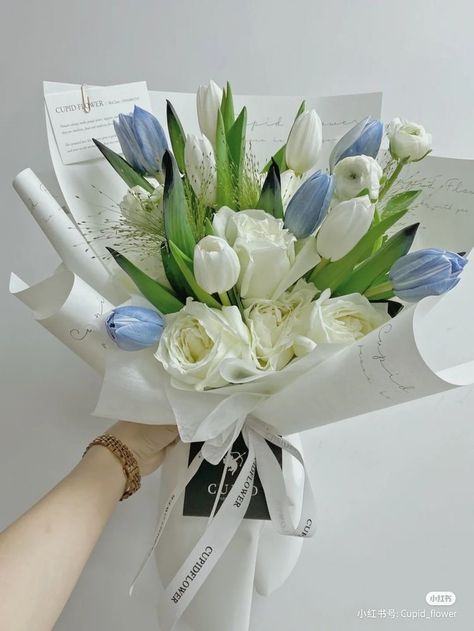 Ribbon Flowers Bouquet, Luxury Flower Bouquets, Flower Bouquet Diy, Boquette Flowers, Tulip Bouquet, Bouquet Wrap, Flowers Bouquet Gift, Nothing But Flowers, Blue Bouquet