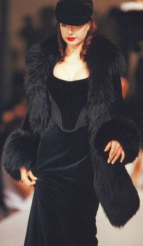 Vivian’s Westwood, Vivienne Westwood Runway 90s, Vintage Vivienne Westwood Dress, Vivienne Westwood 90s, Vivienne Westwood Catwalk, 90s Vivienne Westwood, Archival Fashion, Vivienne Westwood Corset, Vivienne Westwood Runway