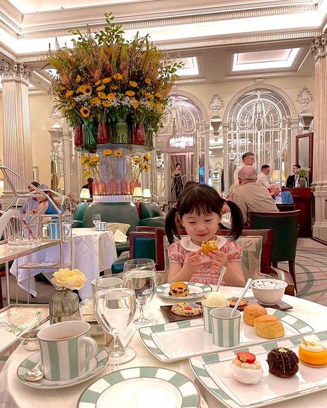 Here's the best places for high tea with your little ones — from a London travel blogger. 1...The Amperstand Science Afternoon Tea...3. Classic Scones, Afternoon Tea For Two, London Kids, Tea For Two, London Travel, High Tea, Scones, Afternoon Tea, Happy Friday