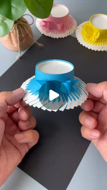 Little Hats, Paper Cup Crafts, Hanger Crafts, Paper Flower Crafts, Cup Crafts, Diy Crafts Paper Flowers, Paper Crafts Origami, Beautiful Paper, Craft Tutorial