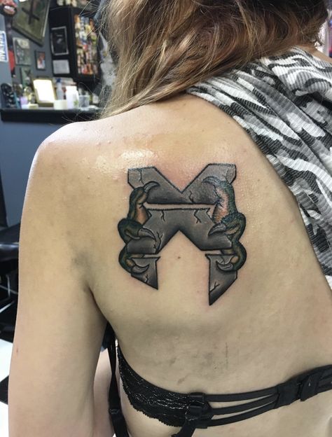 Claws Tattoo, Excision Tattoo, Claw Tattoo, Sleeve Tattoo, Tattoo Idea, Plastic Surgery, Tattoos And Piercings, Sleeve Tattoos, Geometric Tattoo