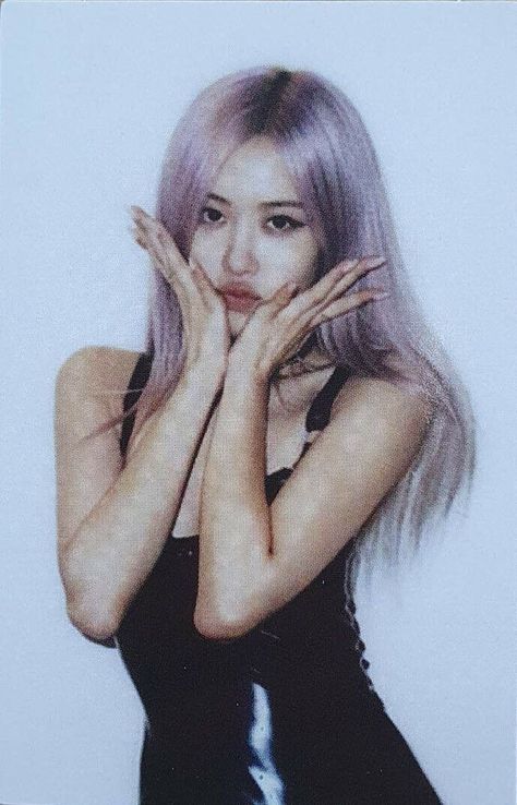 Rosé - the album photocard scan Rosé The Album, Photocard Scan, Rose Blackpink, Rose Icon, Rose Photos, Lalisa Manobal, Park Chaeyoung, Rosé Blackpink, Blackpink Photos