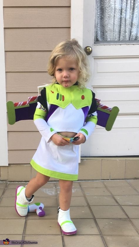 Disfraz Buzz Lightyear, Carnaval Outfits, Coolest Costumes, Buzz Costume, Disfraz Toy Story, Lightyear Costume, Popular On Pinterest, Theme Costumes, Buzz Lightyear Costume