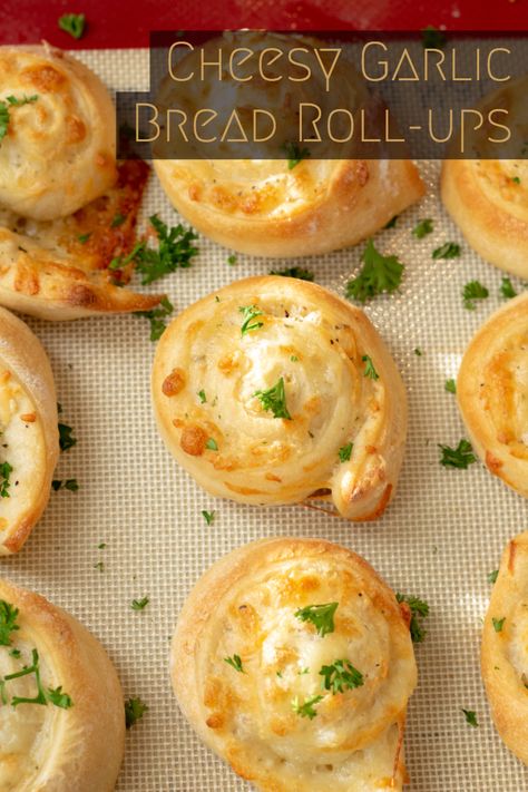 Garlic Bread Pinwheels, Parmesan Zucchini Chips, Bread Zucchini, Superbowl Food, Dinner Favorites, Homemade Breads, Garlic Cheese Bread, Breakfast Recipes Sweet, Zucchini Chips