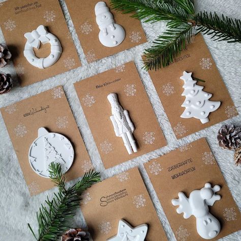 Clay Christmas Decorations, Ceramic Christmas Decorations, Christmas Decorations Cheap, Plaster Crafts, Merry Christmas Diy, Alternative Christmas Tree, Xmas Deco, Noel Diy, Christmas Clay