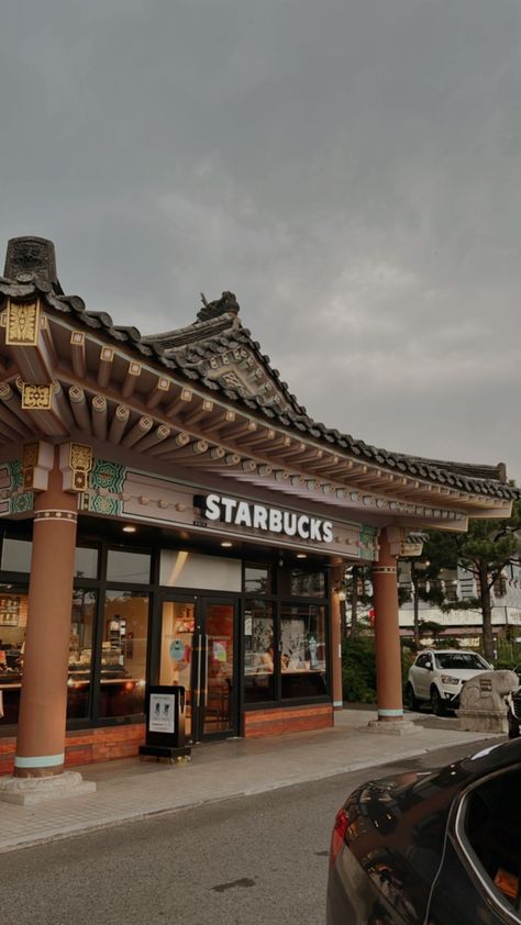 #southkorea #traditionalkorea #starbucks #architecture #travelphotography #vacation #cafe #trendycafe #koreacafe #photography #summer #picoftheday #pintrestinspo #cafework #pretty #new #koreanarchitecture Starbucks Architecture, Traditional Cafe, Korea Cafe, Starbucks Aesthetic, Starbucks Store, Photography Summer, Building Exterior, Cafe Design, Exterior Design