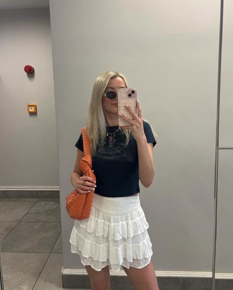 living my best life in my favorite country in the world🇵🇱 outfit details: top: @hollister skirt: @hollister shoes: @newbalance purse: @target Shoes Newbalance, Hollister White Dress, Hollister Skirt, Hollister Vintage, Outfit Info, Hollister T Shirt, Hollister Slim Babydoll Sweater, Living My Best Life, My Best Life