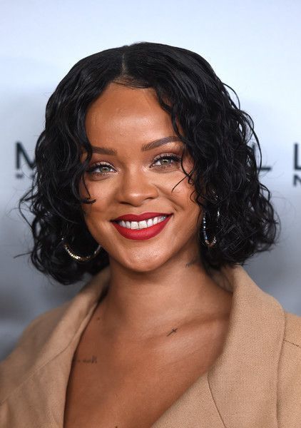 Rihanna Short Hair, Longbob Hair, Hairstyles Short Bob, Wet Look Hair, Long Bobs, Keri Hilson, Long Bob Haircuts, Rihanna Style, Haircuts For Wavy Hair