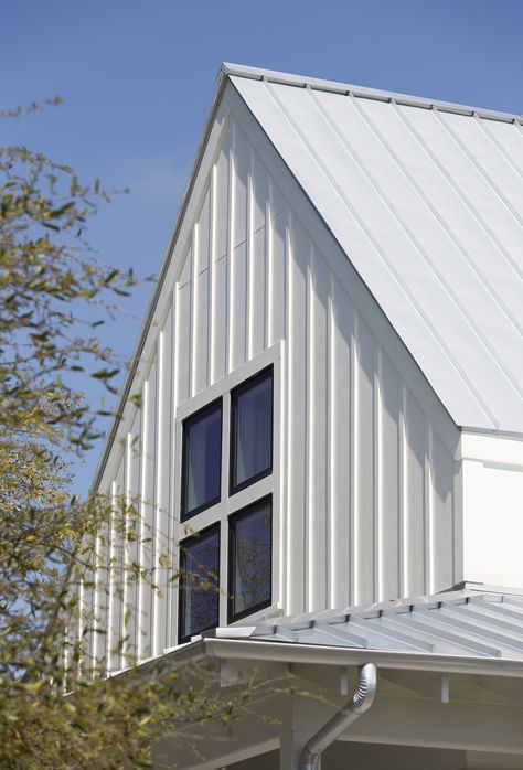 Gable detail Gable Detail, Modern Farmhouse Architecture, Lodge Exterior, Mid Century Bungalow, Exterior House Siding, Home Paint Color, White Siding, Farmhouse Architecture, Farmhouse Glam