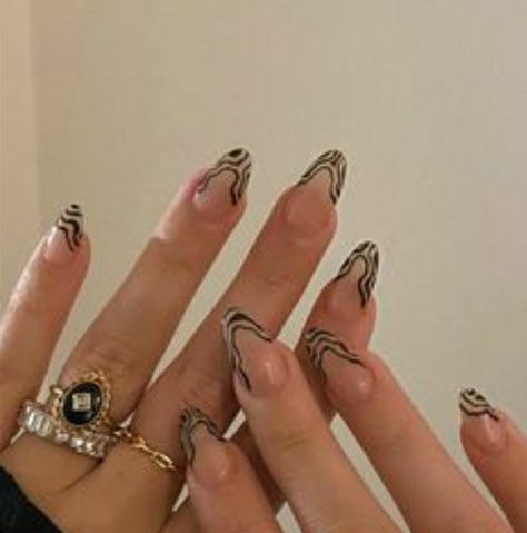 Wavy Tip Nails, Black Wavy Nails, Wavy French Nails, Wavy French Tip Nails, Wavy Lines Nails, Wavy French Tip, Wavy Nail Art, Wavy Nails, 2023 Nails