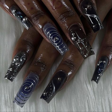 Sparkly Goth Nails, Black And White Goth Nails, Nail Inspo For School, Cybersigilism Nails, Avatar Nails, Y2k Nails Acrylic, Cute Nails Acrylic, Corset Nails, Nails Y2k