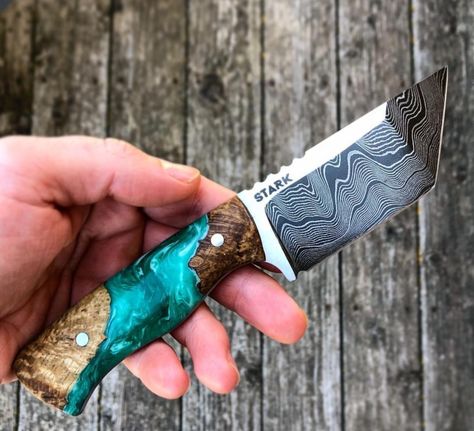 Knife Handles Ideas Design, Cool Custom Knifes, Karambit Knife Design, Epoxy Knife Handle, Diy Cozinha, Hand Made Knives, Cool Hunting Knifes, Diy Forge, Forging Knives