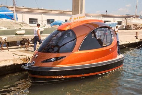 luca solla pierpaolo lazzarini jet capsule 2015 jet taxi Jet Capsule, Goofy Things, Smart Cars, Water Taxi, Bodies Of Water, Cool Boats, Make Waves, Yacht Boat, Ride Or Die