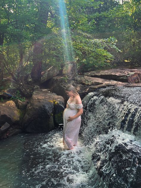 #maternity #maternityphotos #waterfall Waterfall Maternity Shoot, Waterfall Maternity Pictures, Water Maternity Pictures, Water Maternity Photos, Couple Maternity Poses, Pregnancy Belly Photos, Cute Pregnancy Pictures, Estilo Kardashian, Pregnancy Pictures