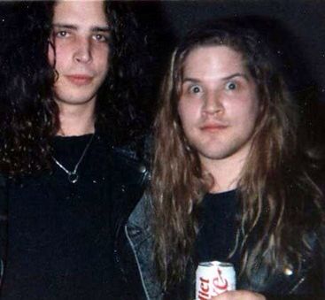 Chris Cornell (Soundgarden) and Andrew Wood (Mother Love Bone) in 89/90. Andy Wood, Mother Love Bone, Ian Astbury, Say Hello To Heaven, Andrew Wood, Temple Of The Dog, Mother Love, Grunge Music, Eddie Vedder