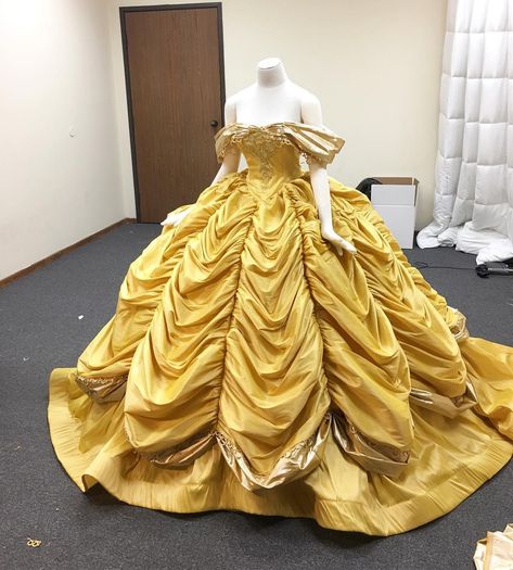 25.1 k mentions J’aime, 310 commentaires - Nephi Garcia (@designerdaddy_) sur Instagram : "Did you see my #Facebook live stream of me making this dress from beginning to end yesterday?  What…" Real Life Princess Dresses, Yellow Quince, Belle Cosplay, Belle Costume, White Costumes, Disney Princess Dresses, Fantasy Dresses, Belle Dress, Princess Gown