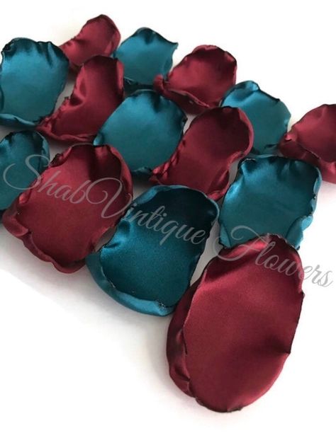 Walima Ideas, Winter Bridal Shower Decorations, Bridal Parties Colors, Bridal Decor, Flower Girl Petals, Winter Bridal Showers, Bridal Shower Decor, Bridal Shower Centerpieces, Wedding Party Decor