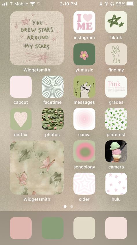 Green And Pink Phone Layout, Pink And Green Phone Wallpaper, Phone Layout Ideas Green, Pink And Green Phone Theme, Pink And Green App Icons, Pink And Green Homescreen, Green Ios 16, Copenhagen Room, White Iphone Background