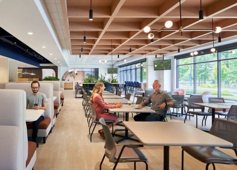 Bread Financial Offices - Columbus | Office Snapshots Office Cafeteria, Cafeteria Design, Staff Lounge, Pantry Layout, Office Pantry, Booth Seating, Community Space, Led Light Fixtures, Collaboration Space