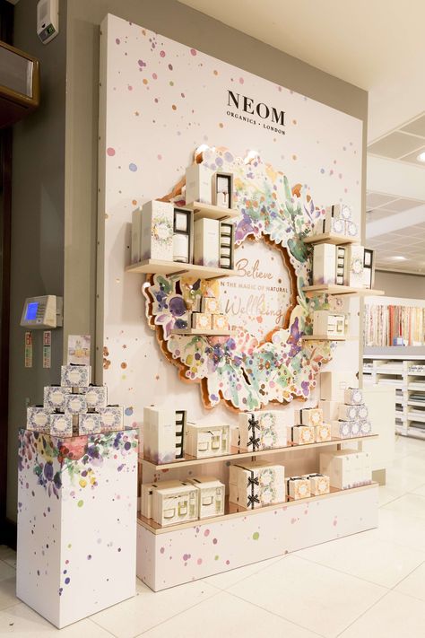 (1) Neom Organics | Christmas Wreath Pop-up Shops & Window Display | Peter Jones, Sloane Square/ Selfridges, Manchester | 2019 | The Dots Christmas Window Display 2022, Selfridges Window Display, Fsdu Display Design, Spa Window Display, Wreath Display Ideas, Christmas Pop Up, Display Design Shop, Christmas Booth Display Ideas, Christmas Store Displays Retail