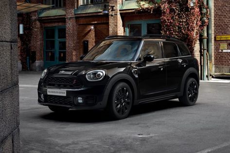 image of 2019 MINI Countryman Blackheath Edition front 830x553 All Black Mini Cooper Countryman, Black Mini Countryman, Mini Cooper Countryman Black, Mini Countryman F60, Mini Countryman Black, Mini Cooper Country, Black Mini Cooper, New Mini Countryman, Mini Crossover