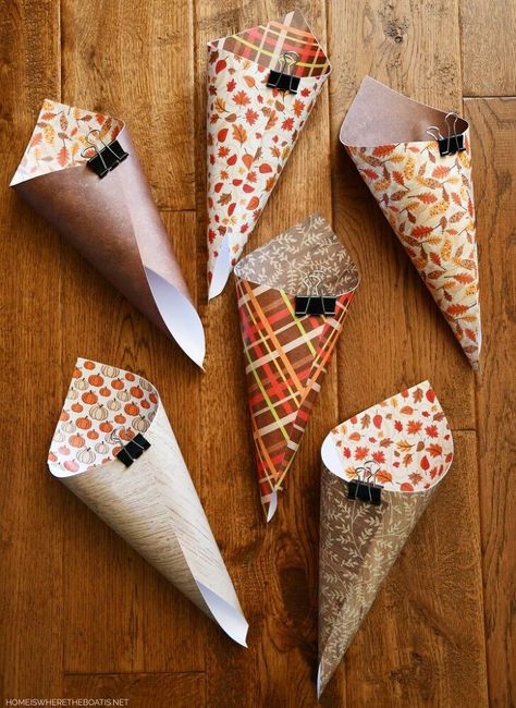 Thanksgiving Table Favors, Thanksgiving Cupcake Toppers, Affordable Party Favors, Diy Cone, White Pumpkin Centerpieces, Craft Thanksgiving, Thanksgiving Party Favors, Cones Diy, Thanksgiving Favors