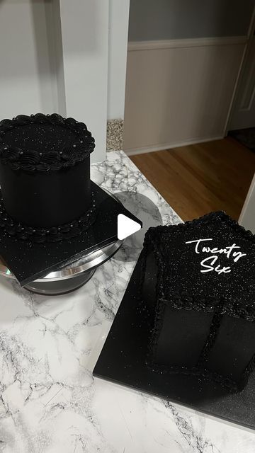 Black Glitter Cake Birthday, Black Glitter Cake, Black Birthday Cake, Rip 20s, 14th Birthday Cakes, Circle Cake, Star Cake, Silver Cake, Custom Birthday Cakes