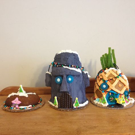 More SpongeBob gingerbread houses. Under The Sea Gingerbread House, Spongebob Gingerbread House, Gingerbread House Ideas Funny, Gingerbread House Funny, Funny Gingerbread House Ideas, Spongebob Christmas, Homemade Gingerbread House, Ginger House, Cool Gingerbread Houses