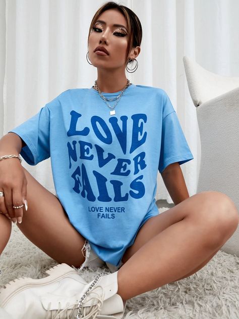 Slogan Graphic Drop Shoulder Tee | SHEIN USA Cool Tops, Loose Clothes, Cute Shirt Designs, Drop Shoulder Tee, Big Shirt, Shirt Print Design, Loose Outfit, Tshirt Outfits, Women T Shirts