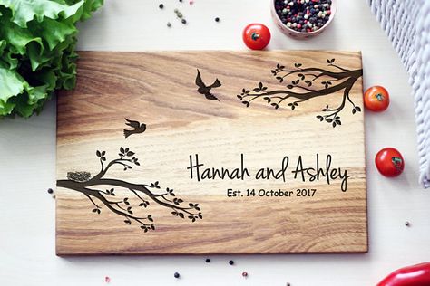 Wood Burned Gifts, Beginner Wood Burning, Wood Burning Stencils, Carved Signs, Engraved Box, Woodburning Projects, Laser Engraved Ideas, Diy Cutting Board, Laser Ideas