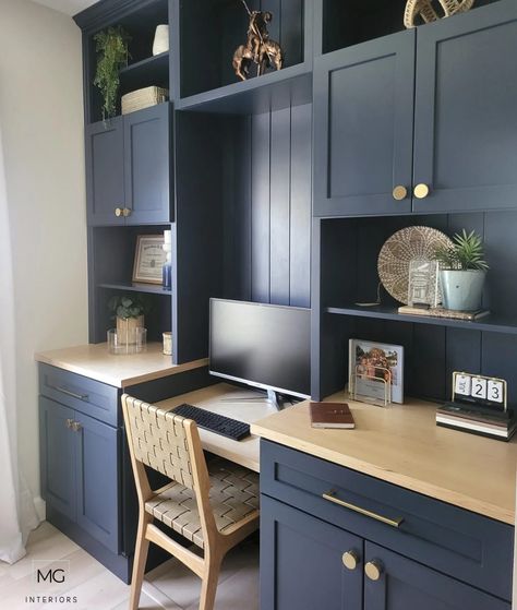 Navy Office Cabinets, Blue Office Cabinets, Navy Built Ins, Den Doors, Office Cabinetry, Basement Bathrooms, Light Wood Desk, Studio In Casa, Blue Home Offices