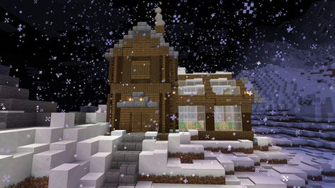 Minecraft Winter Mansion, Crops Minecraft, Snow Build Minecraft, Minecraft House Aesthetic, Winter Castle Minecraft, Snow Biome Minecraft, Winter Wonderland Minecraft, Spruce House Minecraft, Aesthetic Minecraft House