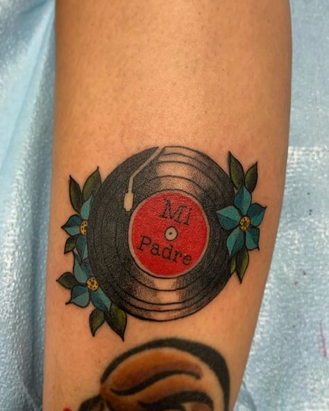 Record Tattoos Vinyl, Traditional Vinyl Tattoo, Record Tattoo Vinyl, Vinyl Record Tattoo, Record Tattoo, Record Player Tattoo, Vinyl Tattoo, 24 Tattoo, Tattoo Session