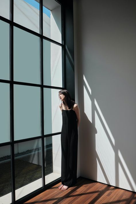 Window Poses, People In Windows Photography, Window Light Photography, Window Lit Portrait, Women Looking Out Window, Window Fashion Editorial, Girl Looking Out Window, Free Woman, Window Photo