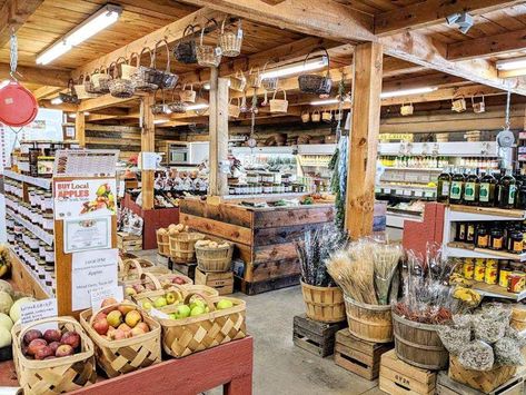 Farm Store Decor, Local Food Shop, Farm Market Ideas, Seafood Shop, Deli Shop, Produce Displays, Farm Plans, Farm Store, Berry Farm