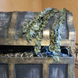 Seaweed made from trash bags and yellow spray paint...love the look Diy Seaweed, Covered Furniture, Yellow Spray Paint, Lifeway Vbs, Stage Dress, Theatre Props, Halloween Forum, Pirate Decor, Metallic Gold Paint