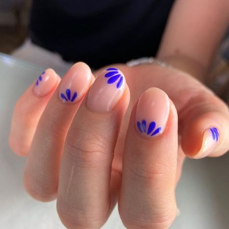 Blue Nail Designs Short, Realistic Nails, Summer Gel Nails, Beauty Hacks Nails, Summery Nails, Short Acrylic, Manicure Nails, Almond Acrylic Nails, Shellac Nails