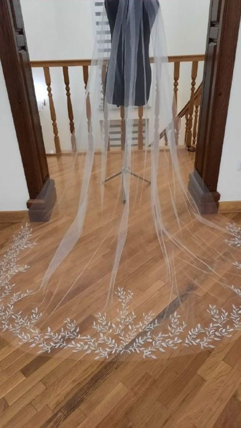 Veil With Embroidery, Veil Options, Powel Crosley Estate Wedding, Veil Embroidery, Unique Wedding Veils, Muslim Wedding Gown, Veil Floral, Long Veil Wedding, Ivory Veil