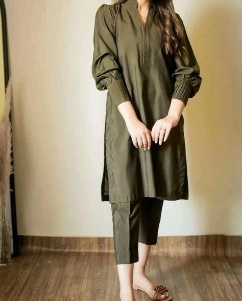 Patiyala Dress, Elegant Fashion Outfits, Background Instagram, Simple Dress Casual, Stylish Kurtis Design, Outfit Ideas 2024, Latest Dress Design, Simple Kurti Designs, Trendy Shirt Designs