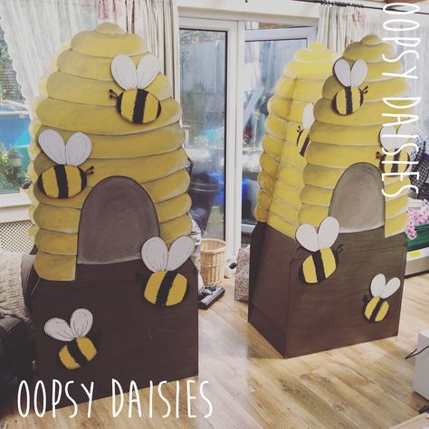 Beehive Backdrop, Bee Hive Trunk Or Treat, Beehive Diy, Diy Beehive, Wooden Props, Bee Hives Diy, Vbs Decorations, Parade Ideas, Dance Props