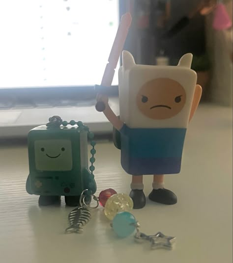 Finn Aesthetic Adventure Time, Finn Core, Adventure Time Aesthetic, Adventure Time Clay Figures, Ceramics Bmo, Bmo Keychain, Adventure Time Keychain, Adventure Time Figures, Adventure Time Perler Beads 3d