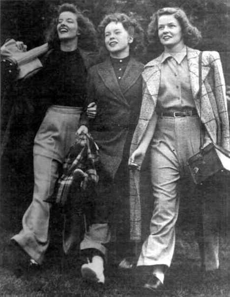 Katherine Hepburn & her sisters Margaret & Marion in 1939 Catherine Hepburn, Katherine Hepburn Style, Katherine Hepburn, Old Hollywood Movies, Hepburn Style, Katharine Hepburn, Fashion Aesthetics, Golden Age Of Hollywood, Vintage Hollywood