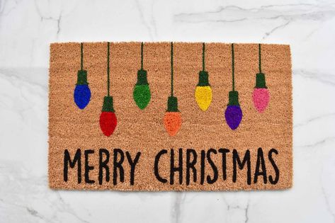 Doormat Christmas, Door Mat Diy, Christmas Entryway, Weathered Paint, Christmas Doormat, Christmas Rugs, Painted Rug, Front Door Mats, Coir Doormat