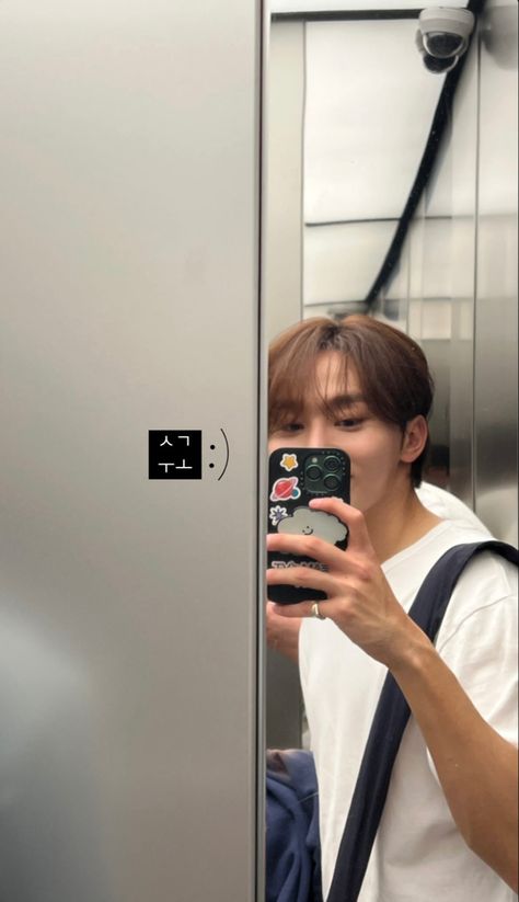 Seventeen Instagram, Vernon Chwe, Boo Seungkwan, Boyfriend Wallpaper, Seventeen Going Seventeen, Adore U, Seventeen Debut, Seventeen Album, Seventeen Wallpapers