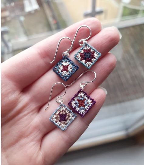 Steffi Glaves su Instagram: "So I did some more red-wine-calculations to work out how many granny square earrings/pendants I made over November and December. Turns out…" Cute Simple Crochet, Granny Square Project, Granny Square Earrings, Easy Crochet Granny Square, Crochet Pendant, Crochet Jewlery, Knit Jewelry, Crochet Jewelry Patterns, Crochet Earrings Pattern