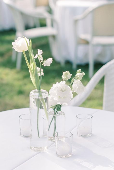 White Floral Bud Vases, Vmfa Wedding, Modern Bud Vases, Cocktail Table Flowers, Tulip Bud Vase, Simple Tablescapes, Tivoli Wedding, Wedding Table Deco, Bud Vases Wedding